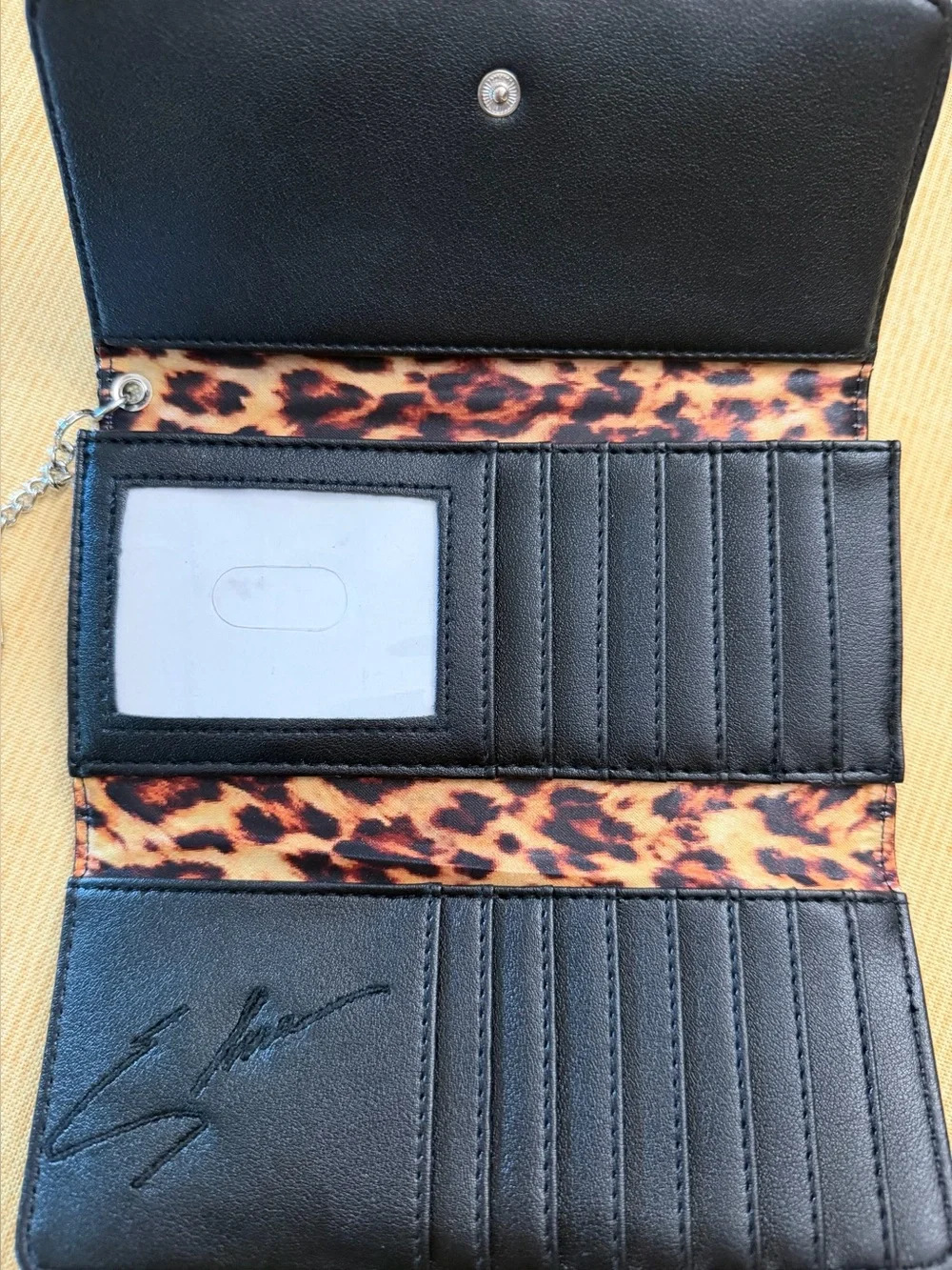 Kreepsville 666 Elvira Mistress of the Dark Spider Web Wallet w/ Spider Charm EU